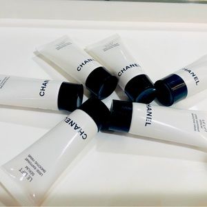 Authentic Chanel Le lift serum sample bundle